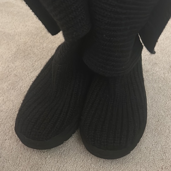 UGG Women’s Classic Cardy Boots - Picture 2 of 5